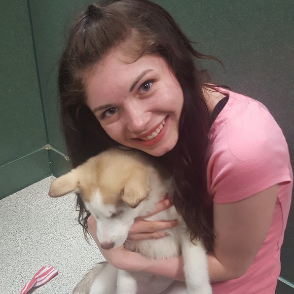 Meet your Posher, Leah - Picture 1 of 1